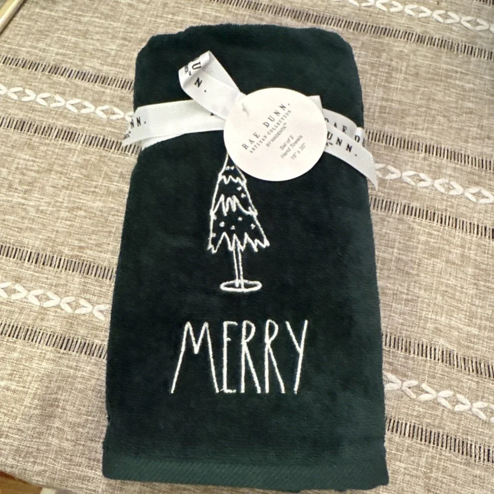Rae Dunn Hand Towels Green Set of 2 - MERRY 16'x 30' Christmas Holiday Gift NEW